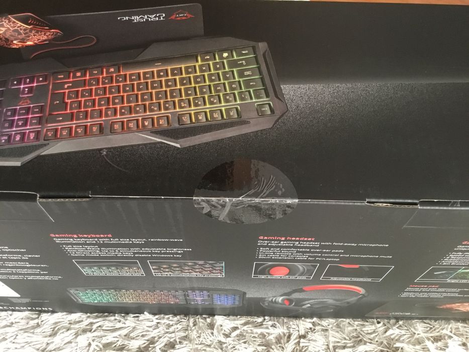 Kit Gaming Trust 4 em 1, NOVO