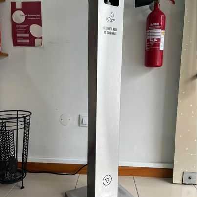 Dispensador de álcool gel