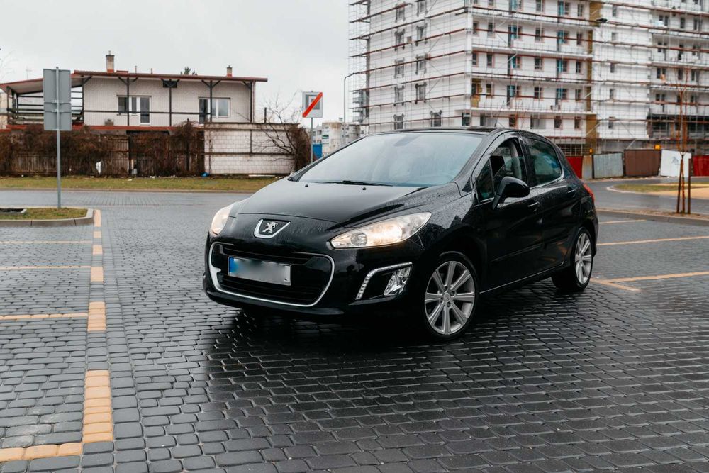 Peugeot 308 1.6 Hatchback 156 km Benzyna