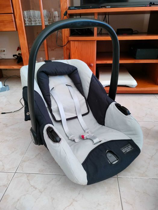 Carrinho de bébé - ovo e acessórios