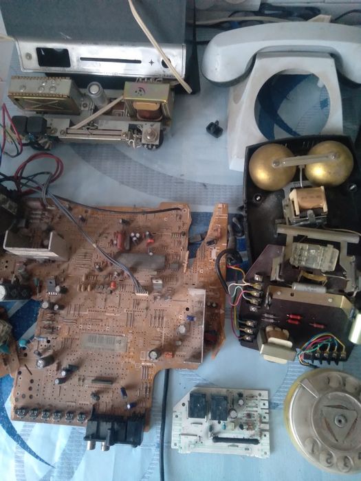 Телевізор в хорошому робочому стані.