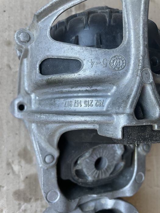Подушка (опора) двигателя Audi , VW , Porsche