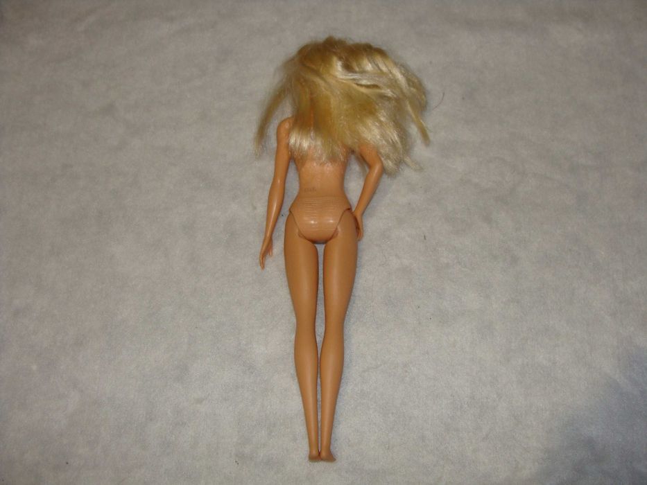 Barbie It Takes Two Camping Malibu Doll Playset (Ref.HDF73) de 2021