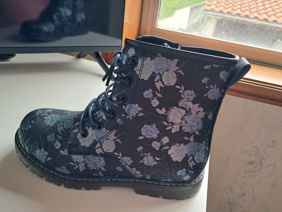Botas menina novas T35