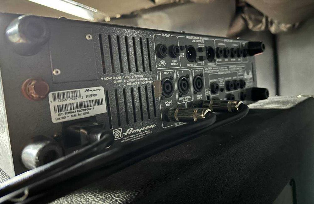 Ampeq SVT-5 Pro Лампова Голова для бас гітари