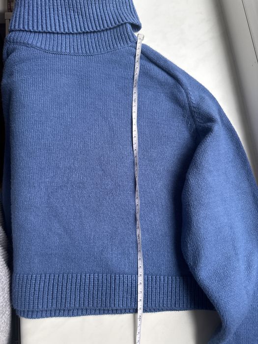 Sweter z wysokim kołnierzem Zara o skróconym kroju