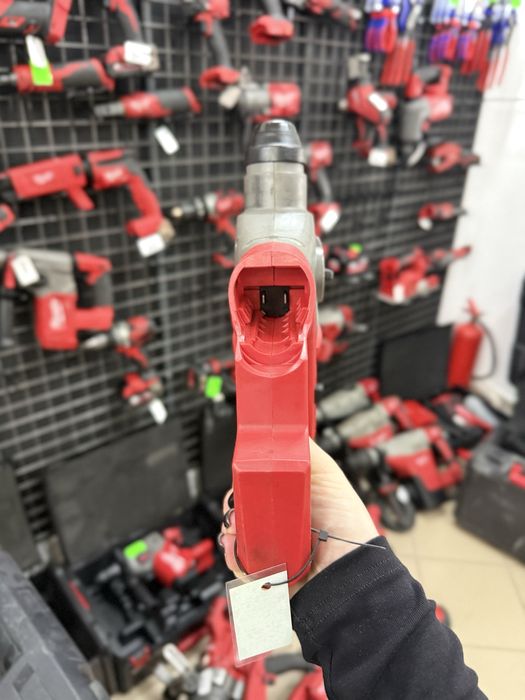 Młot Milwaukee młotowiertarka M12 CH