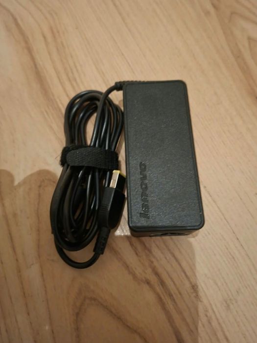 Ladowarka Lenovo 90v