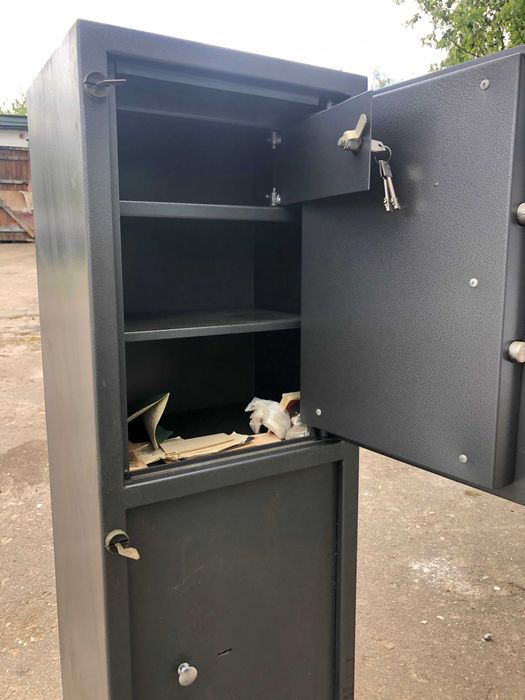 Продается банковский сейф