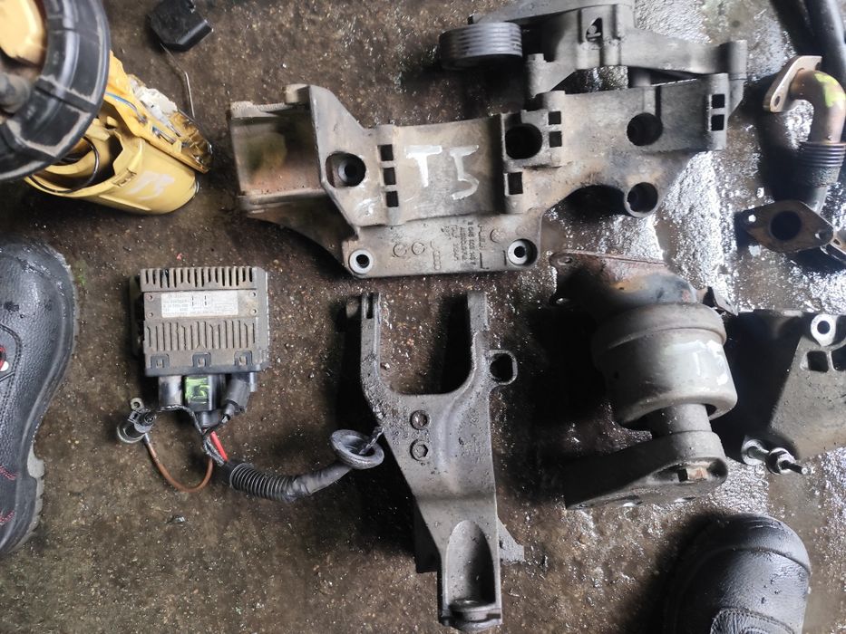 VW Transporter T5 1.9 TDI zbiorniczek, wąż, przewód, łapa, mocowanie