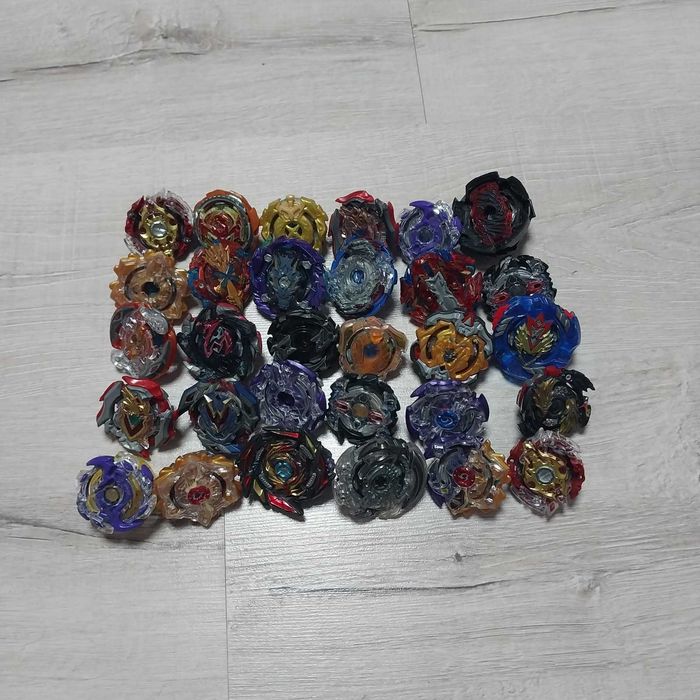 Продаються бейблейди