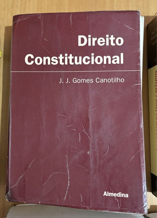 Livros de Direito variados