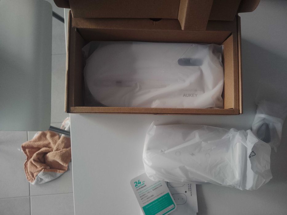 Estação de carregamento sem fio AUKEY 3 em 1