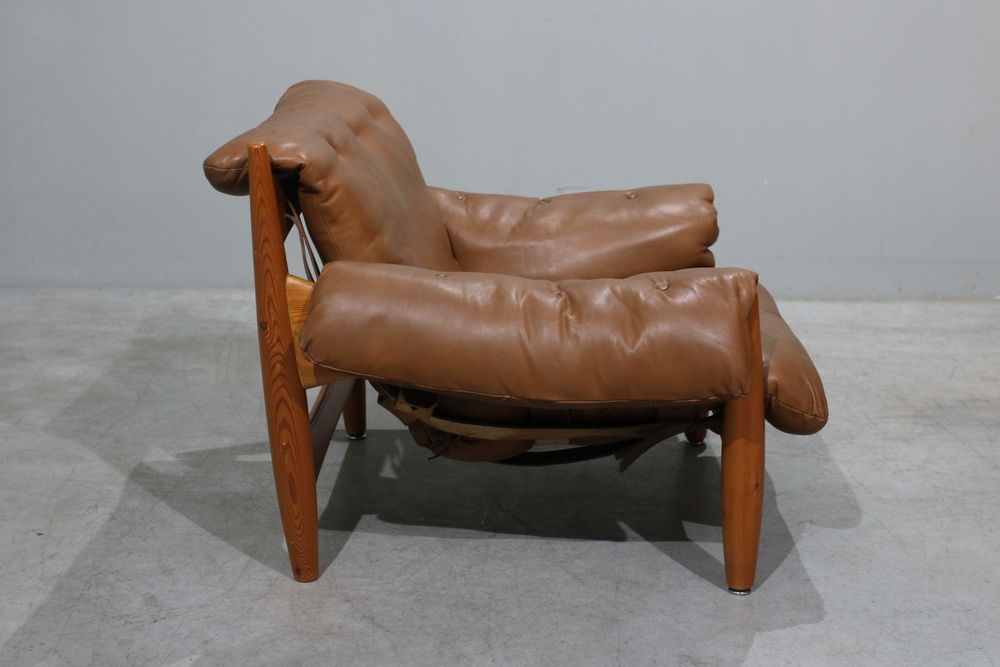 Poltrona + Pousa pés Sérgio Rodrigues modelo Sheriff | ISA, Itália