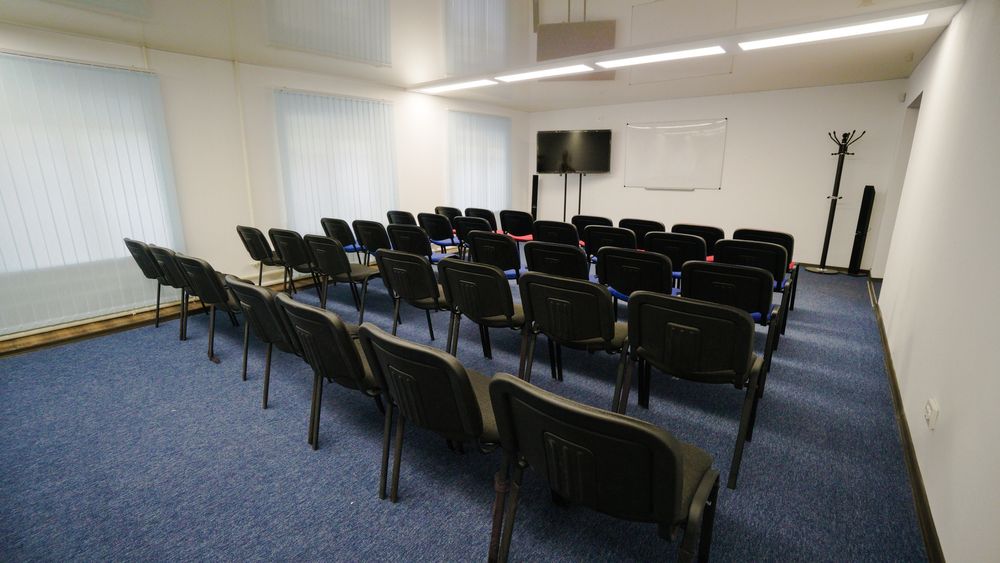 Стільці офісні в гарному стані