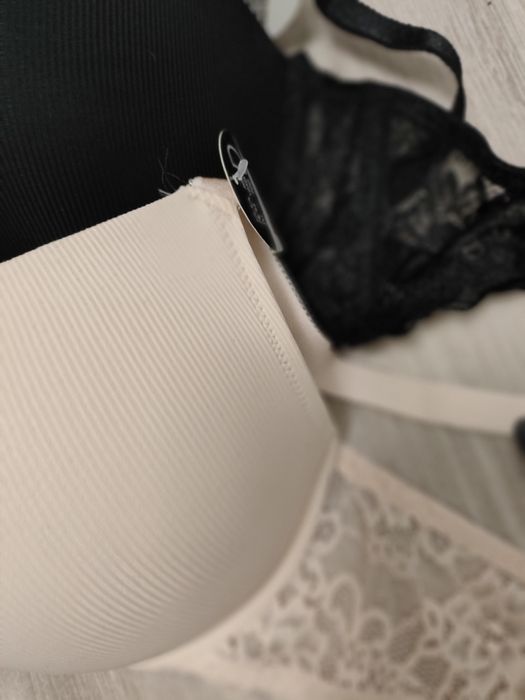 Бюстгальтери, ліфчики