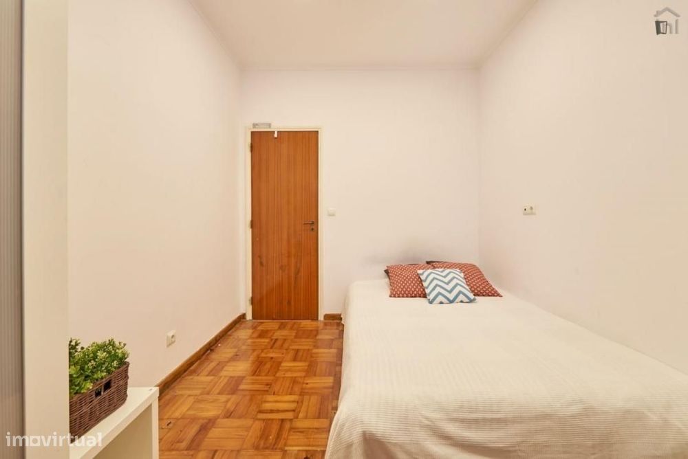Quarto - localizado em Alameda Lisbon