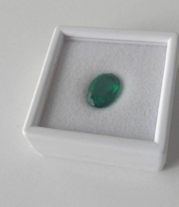 Pedra preciosa Esmeralda com certificado