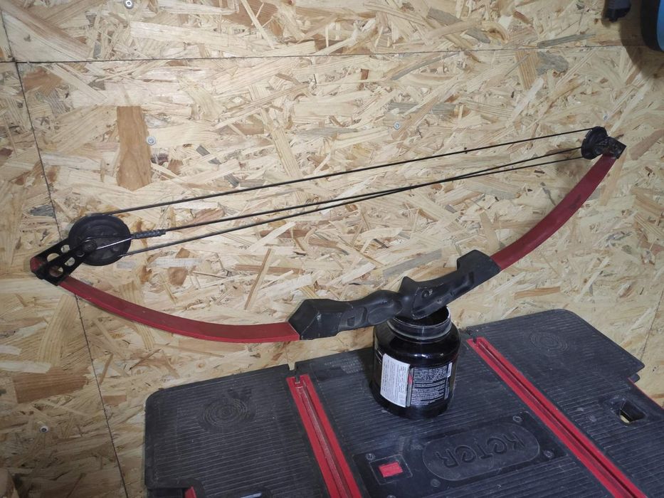 Лук для стрельбы,спорт ,отдых