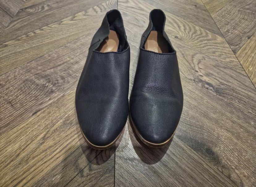 Чорні шкіряні балетки мюлі zara