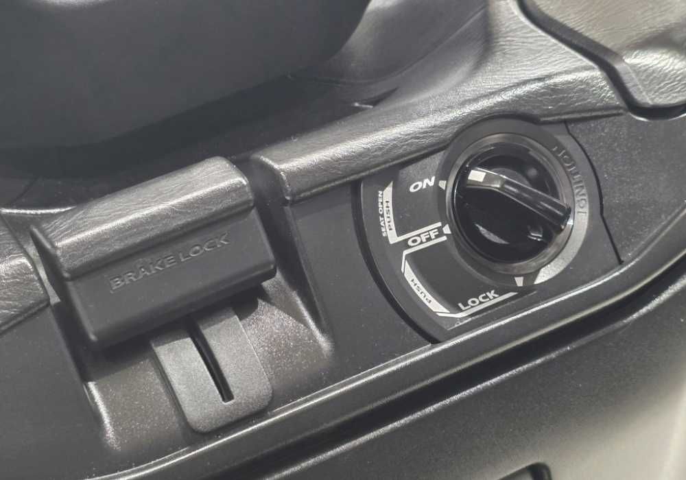 Максі-скутер Suzuki Skywave 400-CK44A 2008 Пробіг: 26 409 км ідеал