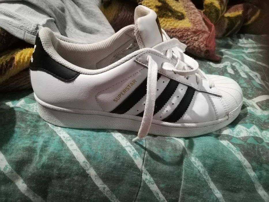 Ténis adidas usados em bom estado número 39 e meio