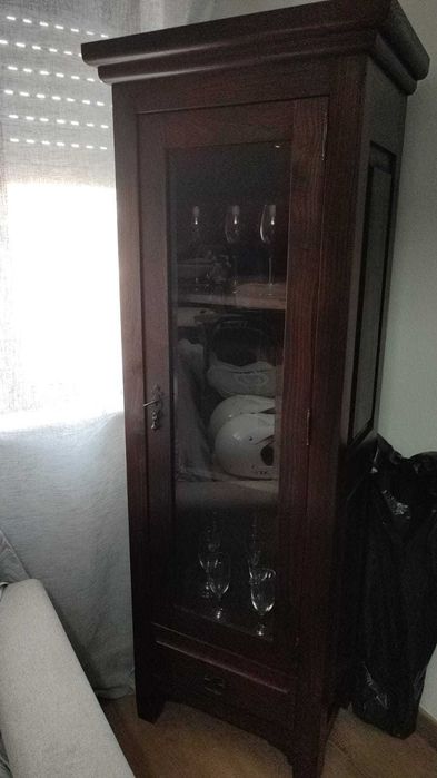 Mobília de Sala Castanha Escura em Bom Estado