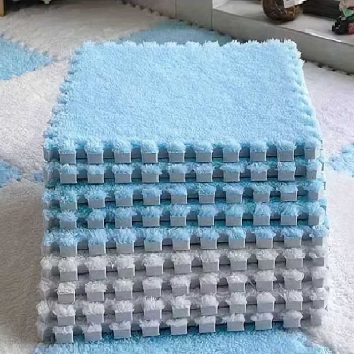 Tapete de Pelúcia 24 unidades várias cores . 30x30cm-novo