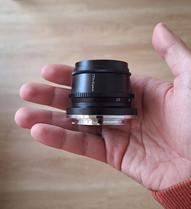 Objetiva TTArtisan APS-C 35mm f/1.4 Lens (Canon EF-M)