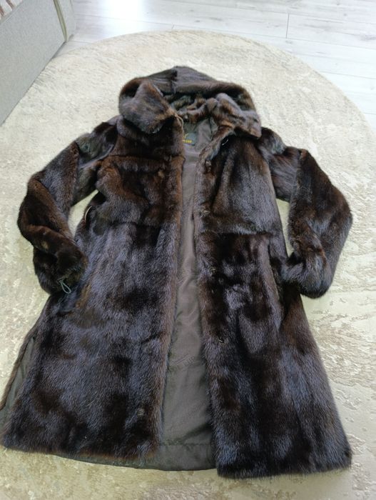 Шуба норкова з капюшоном