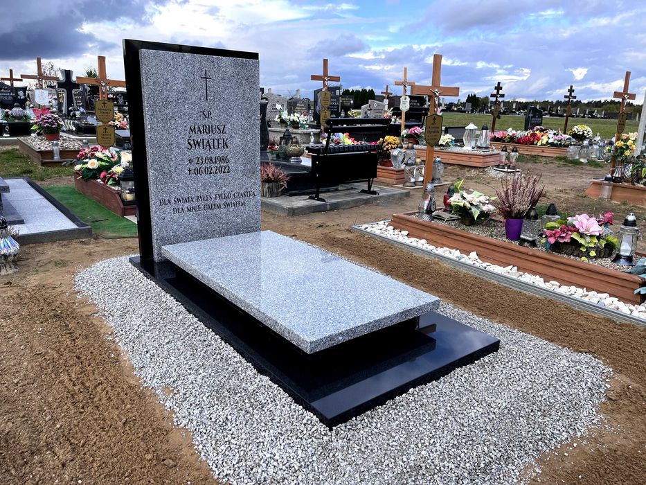 Nagrobek granitowy BOHUS BRYŁA