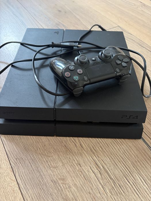 Play Station 4 + pad gratis