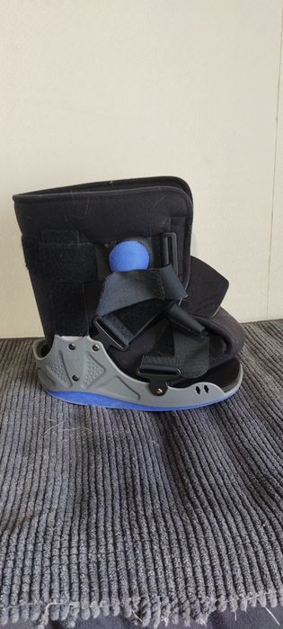 Ортез жорсткий Фіксуючий на голеностоп
(Фіксуючий)
На голеностоп
(Фікс