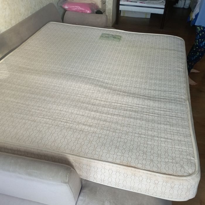 Матрас б/у 160/190 в хорошем состоянии.