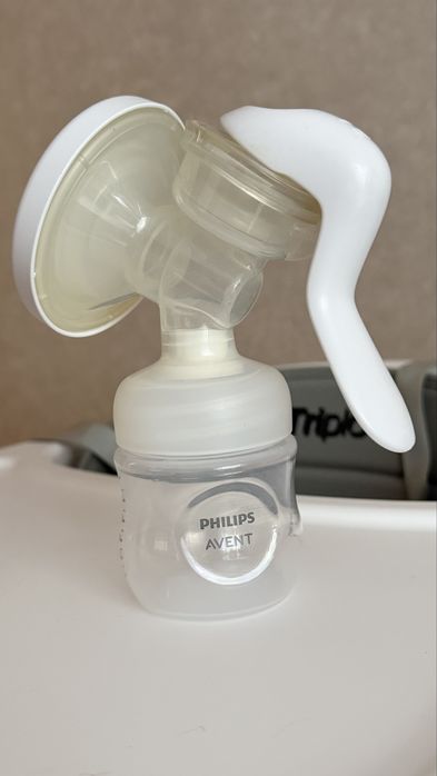 Молоковідсмоктувач і пляшечка Philips avent