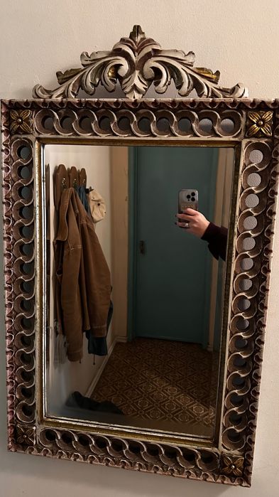 Mesa de apoio com espelho