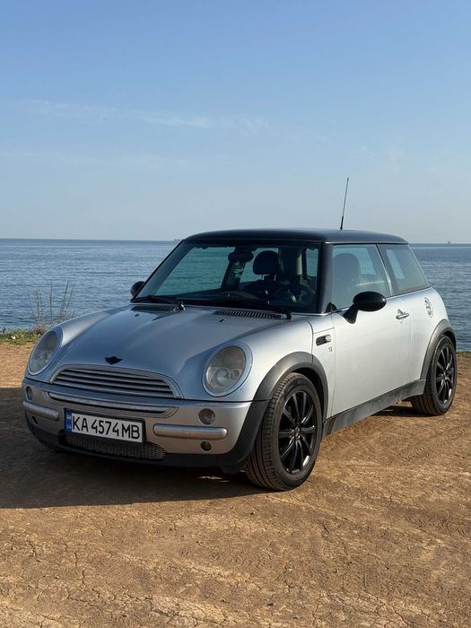 Mini Cooper R50 (2001 / 1.6)