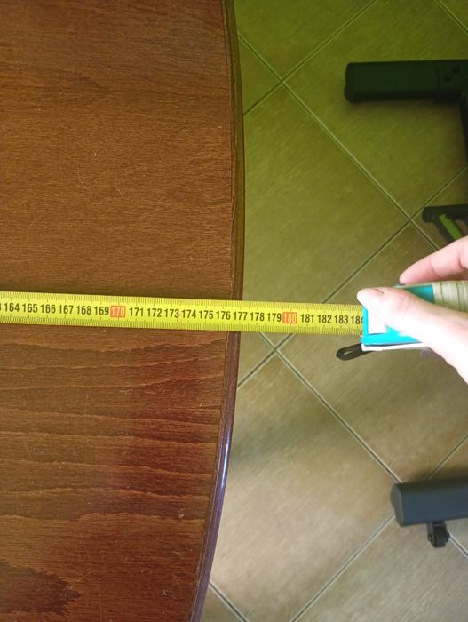 Duży stół do jadalni