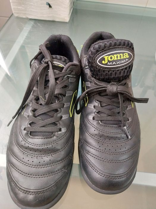 Chuteira oferta das luvas