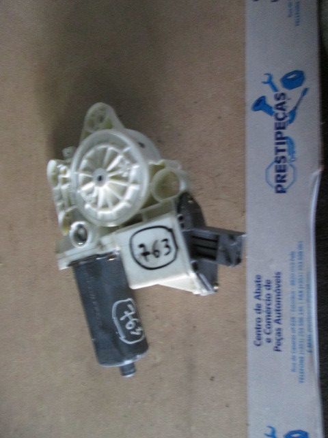Motor vidro frente direito TOYOTA Avensis Wagon (_T25_)