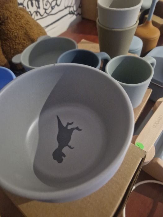 дитячі іграшки та силіконовий посуд Liewoid