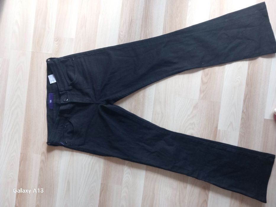 Victoria Beckham oryginalne spodnie dzwony 27 S