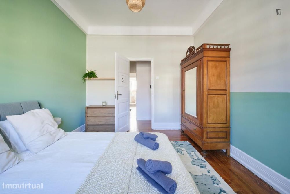 Quarto - localizado em Marquês de Pombal Lisbon