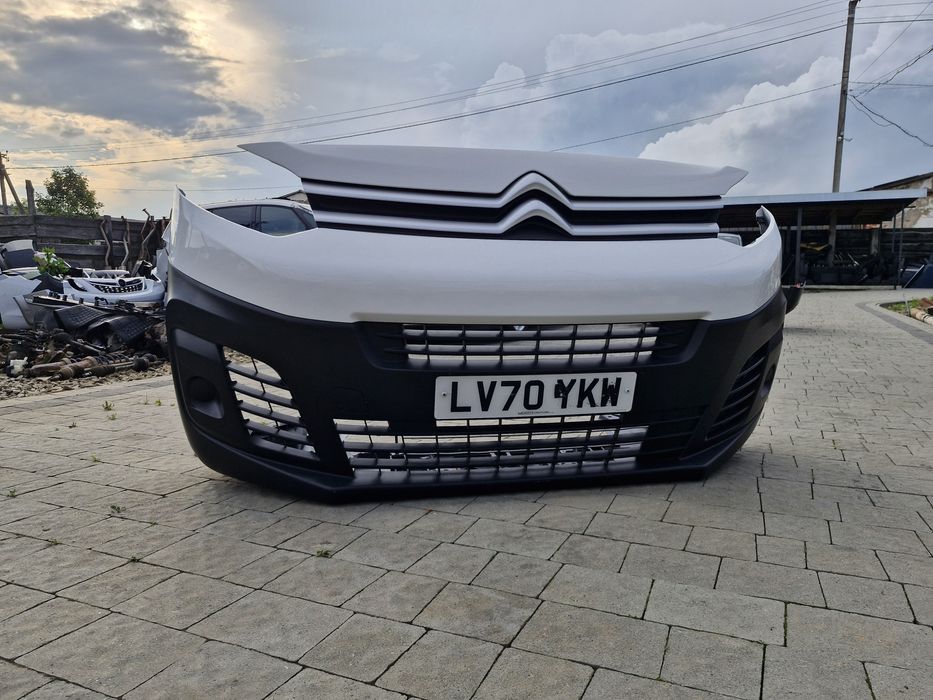 Бампер передній комплектний Citroen Jumpy 2019-2023