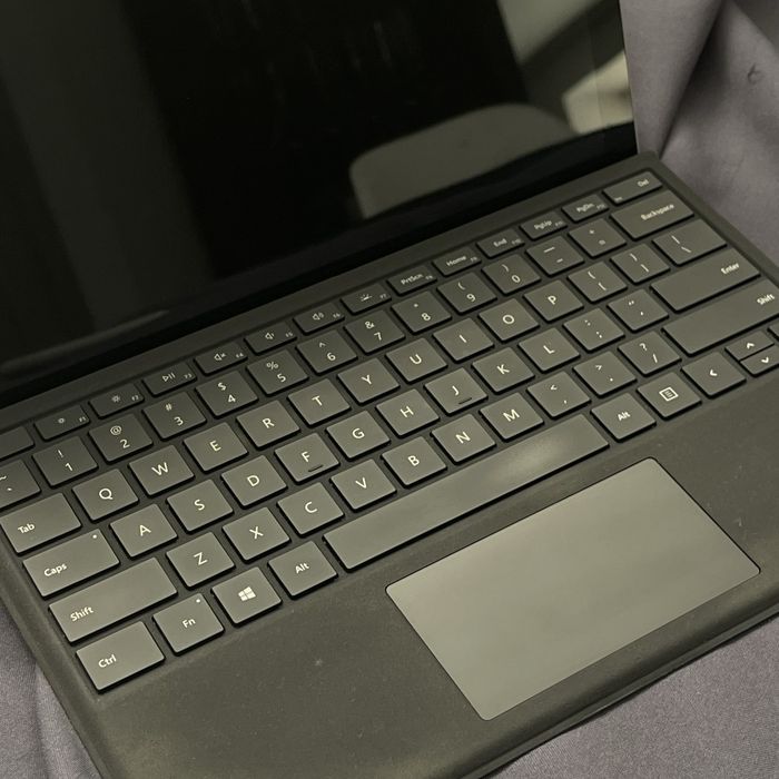 Microsoft Surface Pro 5 1796 12,3" 2K 8/256/QHD Комплект