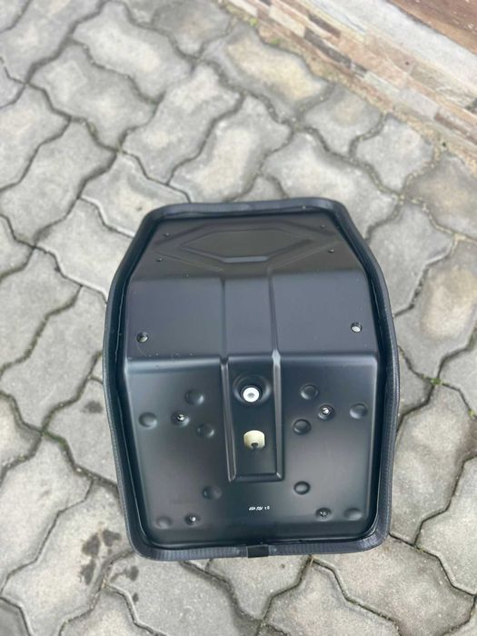 Banco Universal Preto