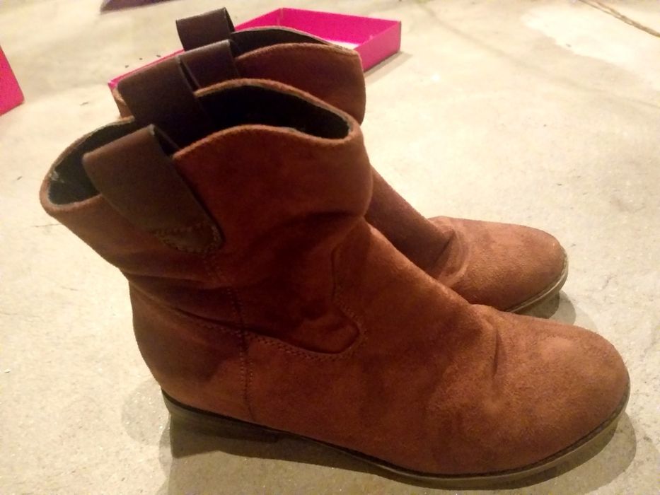 Botas em camurça n.35 - Calçado Guimarães