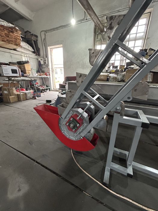 Транспортер ковшовий загрузочний. Норія . Елеватор. Конвеєр ковшовий