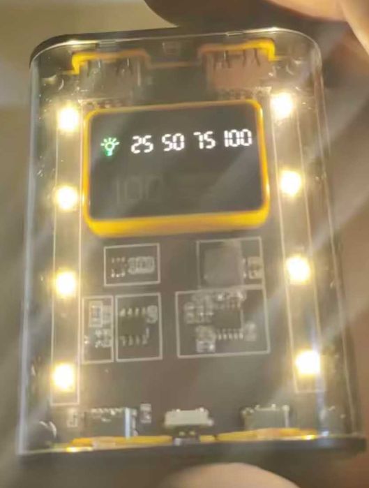 Стильный прозрачный корпус повербанка на 3 батареи 18650