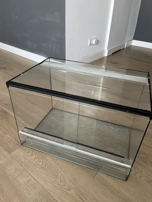 Terrarium o wymiarach dłu-60 wys-40 głb-40